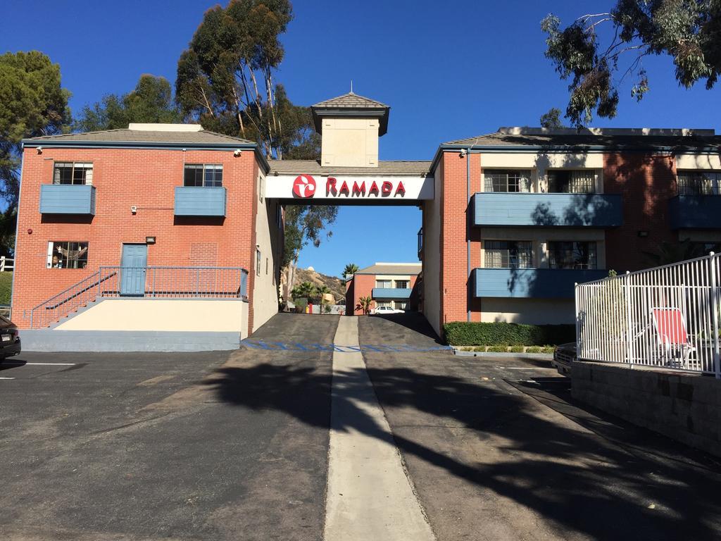 Ramada By Wyndham San Diego Poway Miramar Exteriör bild