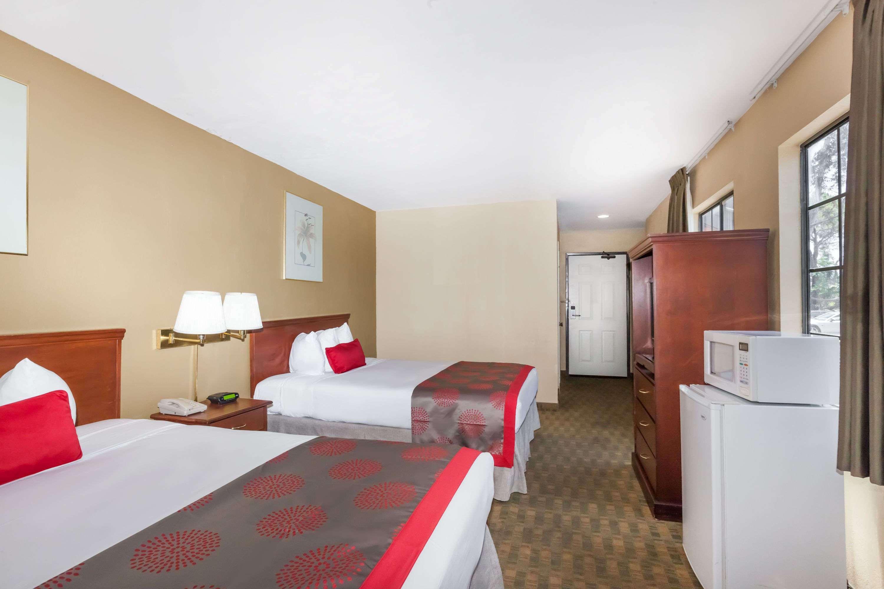 Ramada By Wyndham San Diego Poway Miramar Exteriör bild