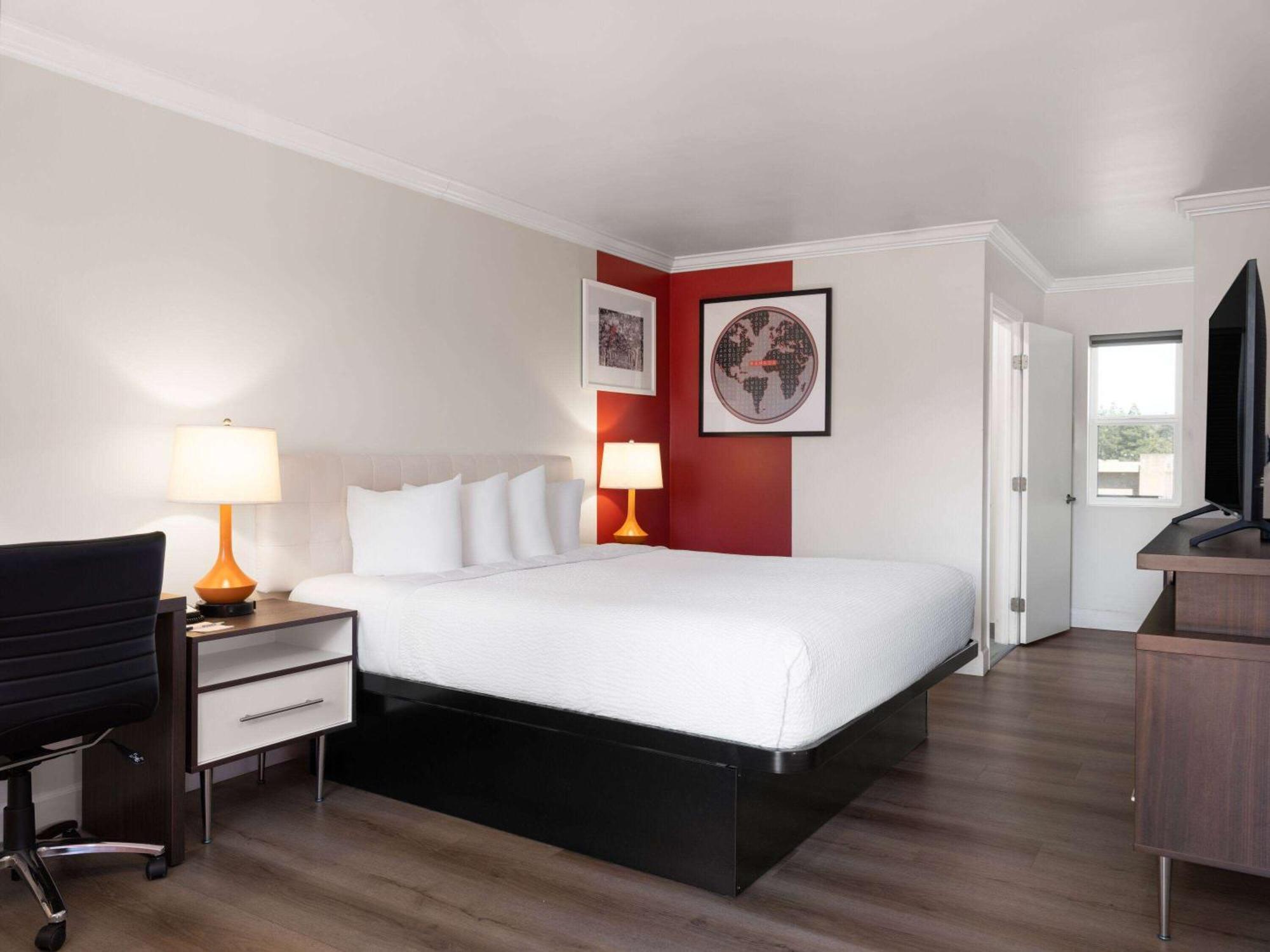 Ramada By Wyndham San Diego Poway Miramar Exteriör bild