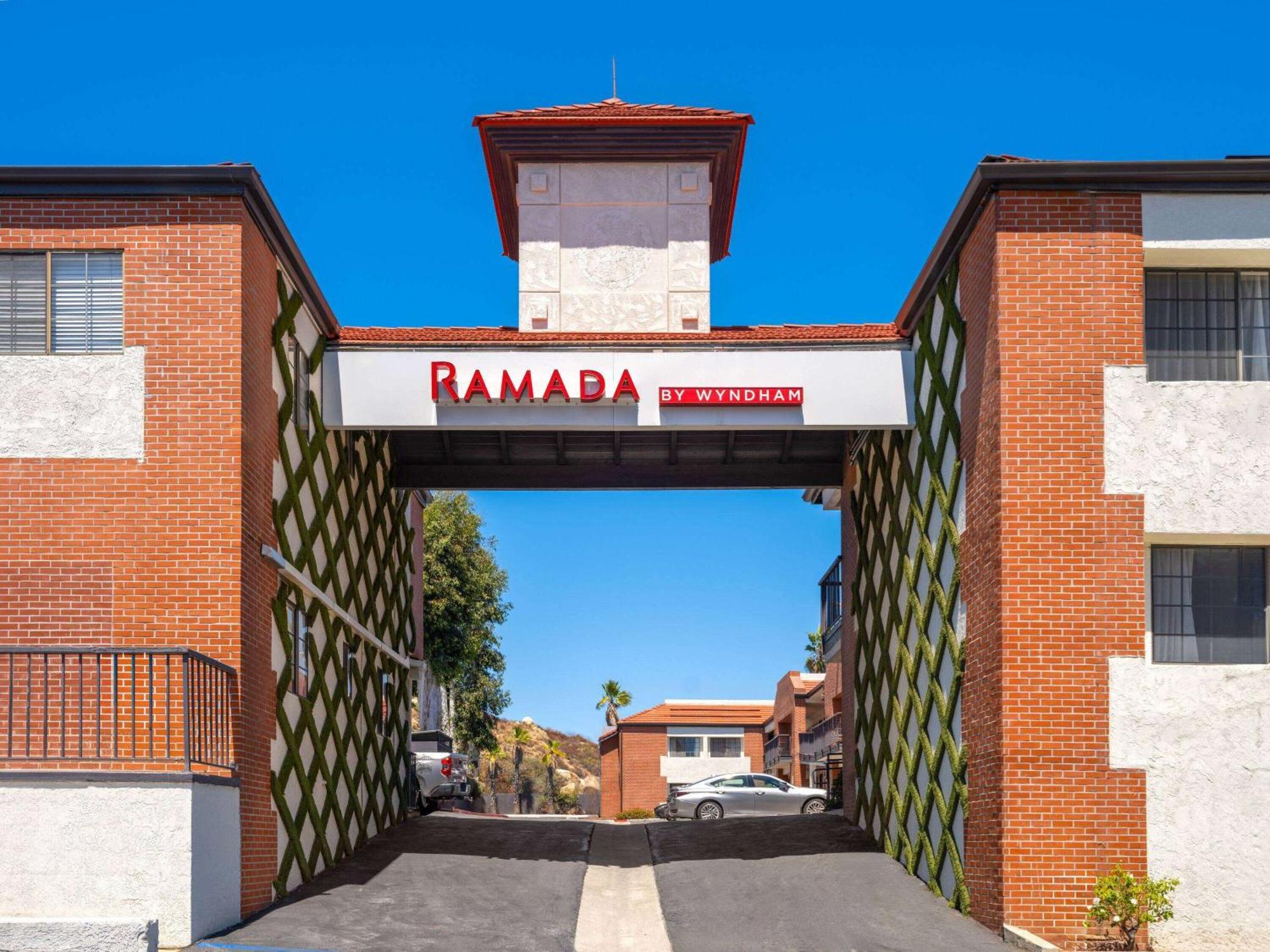 Ramada By Wyndham San Diego Poway Miramar Exteriör bild